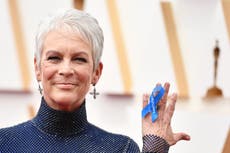 Jamie Lee Curtis expresa apoyo a refugiados ucranianos y rinde homenaje a Betty White