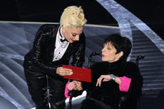 “Te tengo”: Elogian a Lady Gaga por emotivo momento con Liza Minnelli durante la ceremonia de los Óscar