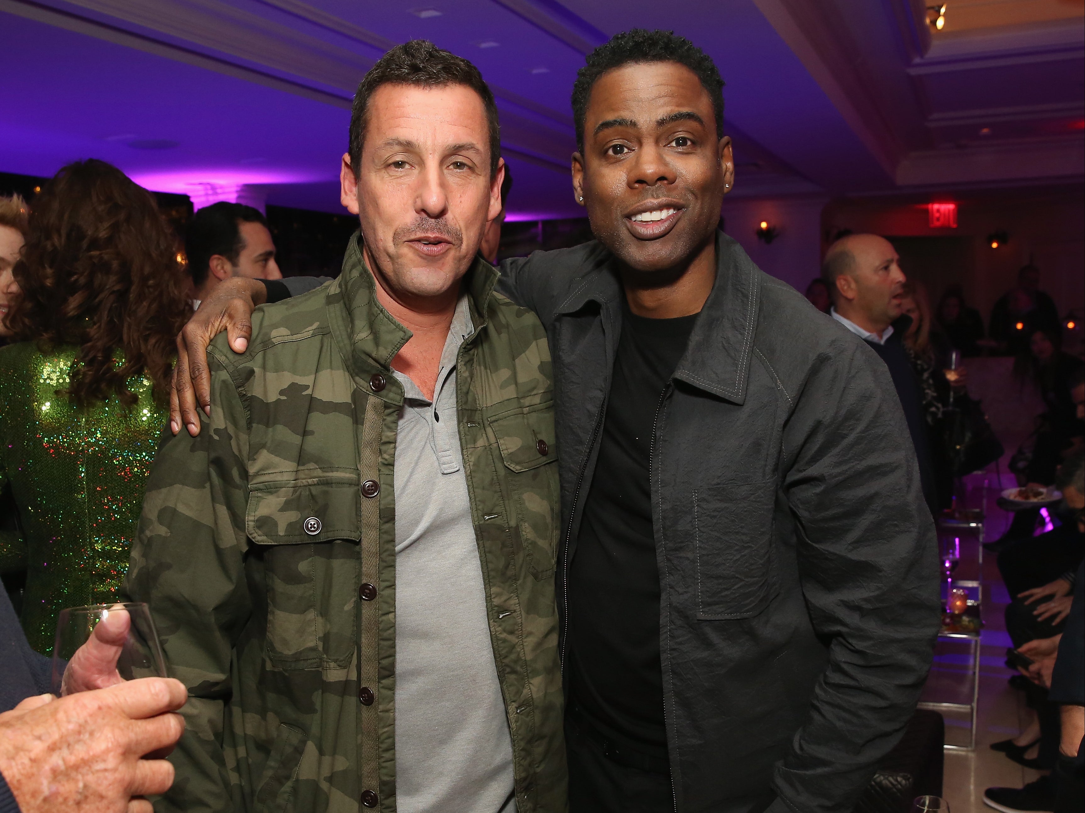 Adam Sandler apoya a Chris Rock después del drama en los Premios Óscar