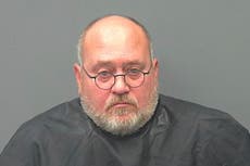 Abusó de menores mientras trabajaba para el ejército de EEUU