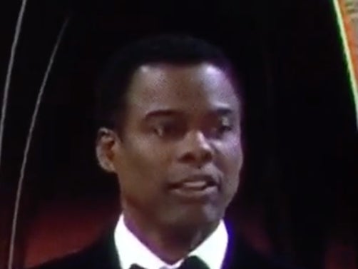 Chris Rock: Difunden nuevas imágenes del comediante perplejo justo después de la bofetada de Will Smith