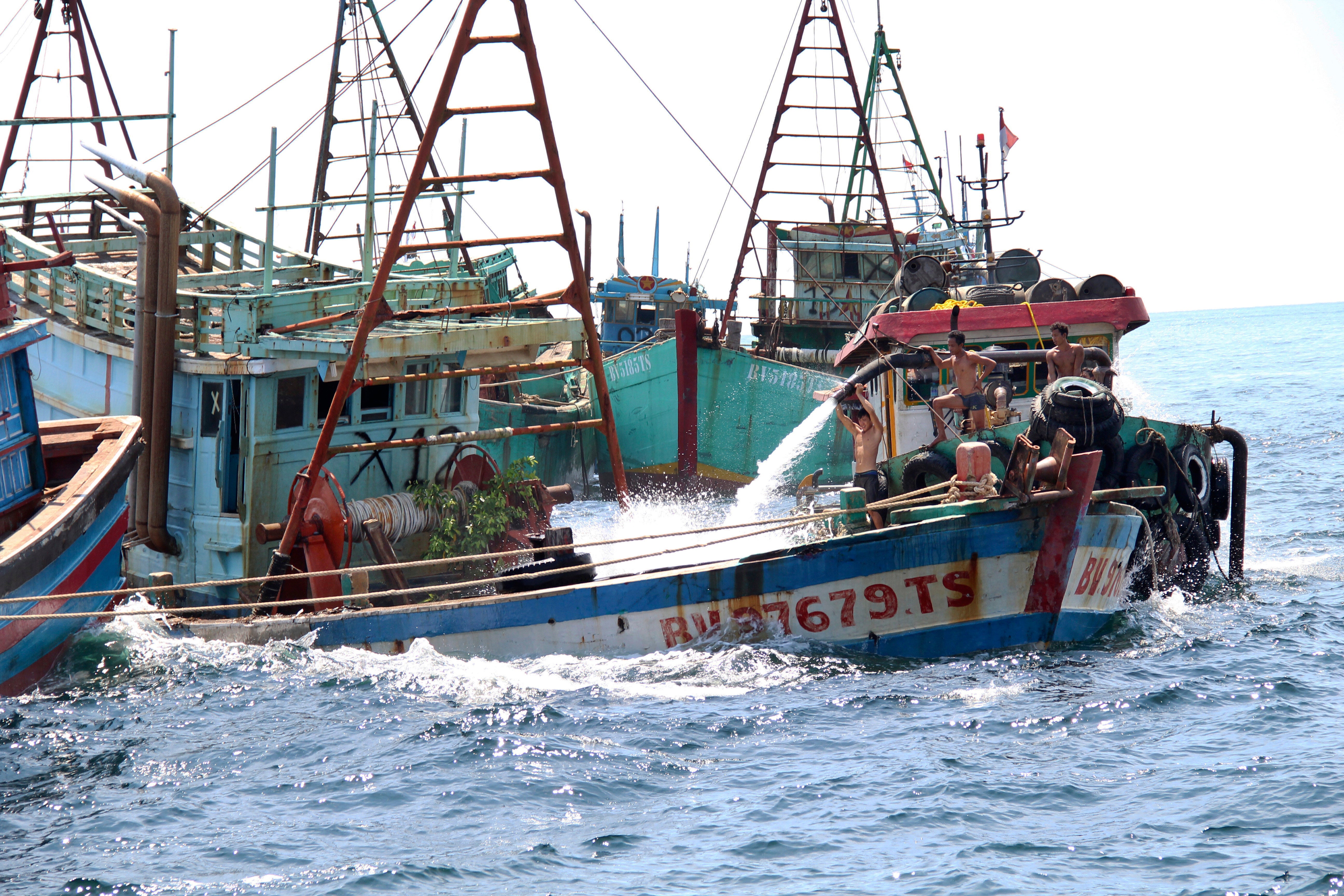 PESCA ILEGAL VIOLENCIA