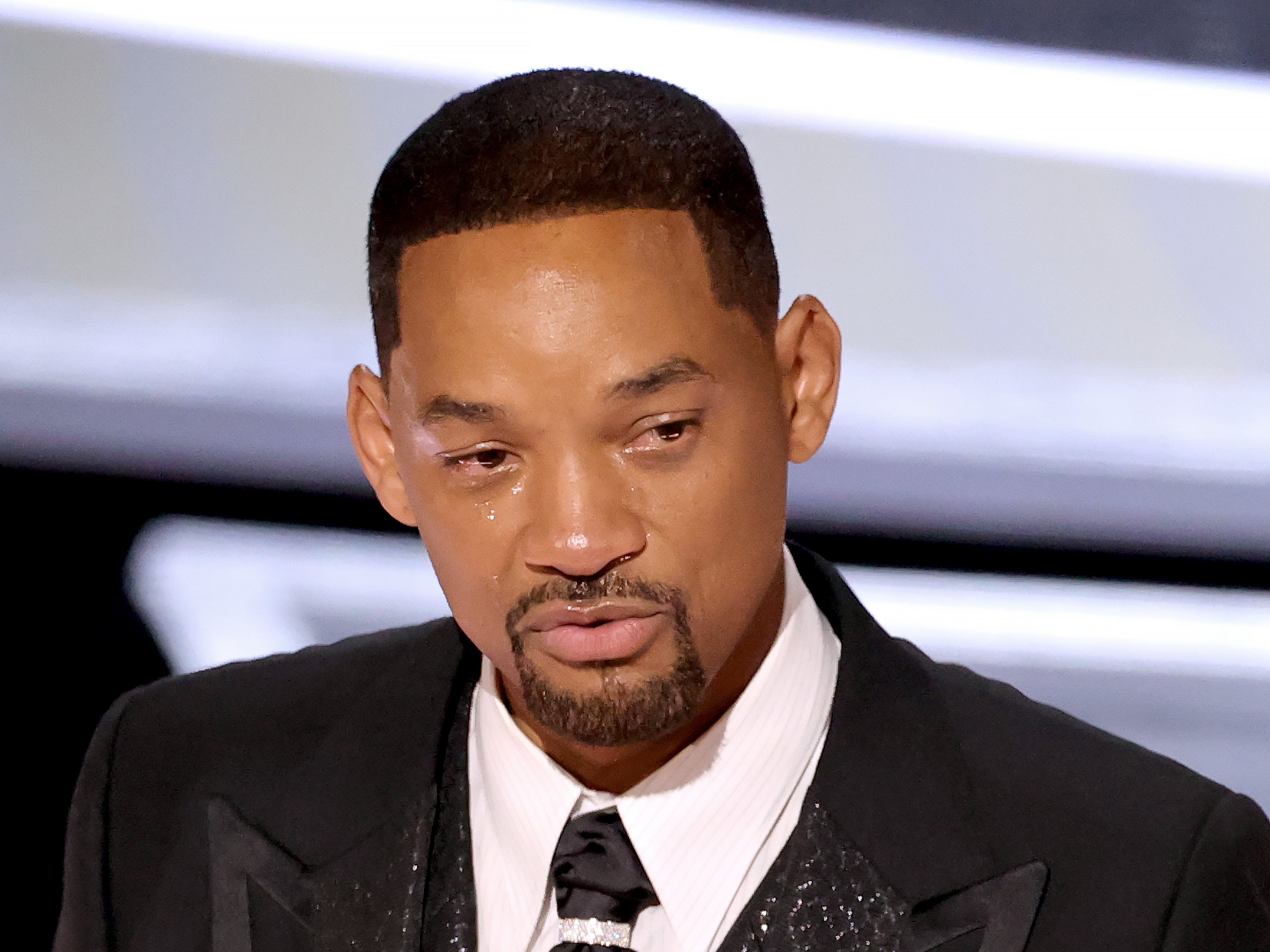 Will Smith pronunció un discurso de aceptación entre lágrimas tras golpear a Chris Rock en los Oscar