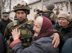 Dos soldados rusos muertos y 28 gravemente enfermos “tras recibir comida envenenada de civiles ucranianos”