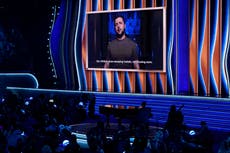La aparición de Zelensky en los Grammy no debería haber funcionado, esta es la razón por la que sí funcionó