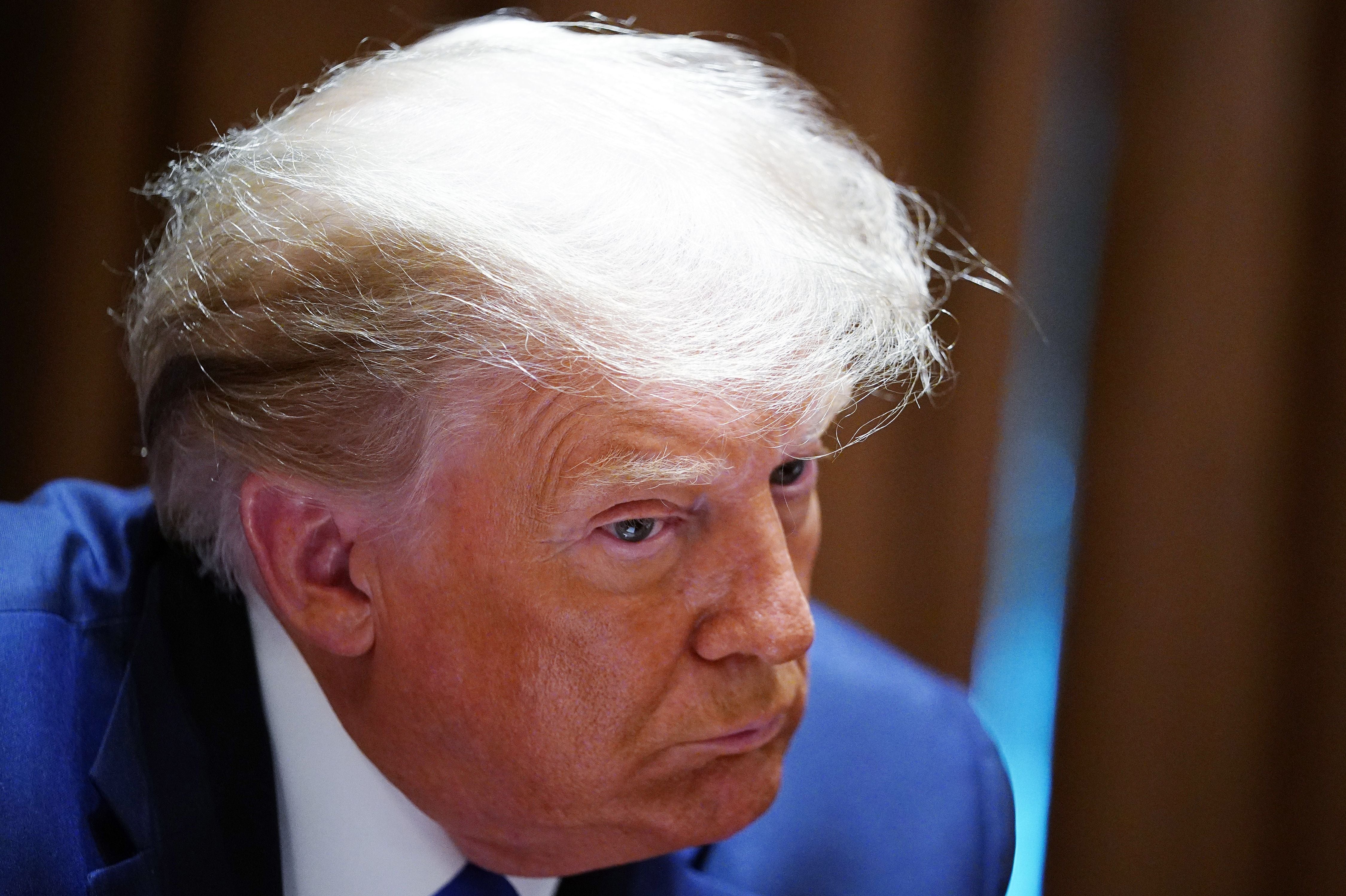 Trump niega haber eliminado registros de llamadas y usado teléfonos desechables durante el 6 de enero