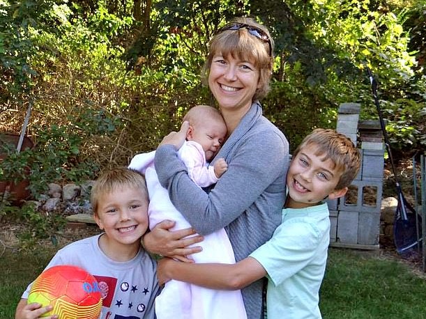 Megan Todt con sus hijos Alex, Tyler y Zoe