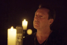 Julian Lennon interpreta ‘Imagine’ por primera vez para ayudar a refugiados ucranianos