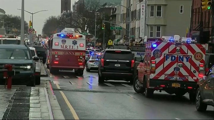 Continúa cacería del sospechoso del tiroteo en Nueva York , son 29 heridos