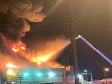 Incendio en planta procesadora de alimentos en California provoca evacuaciones y cierre de escuelas