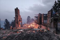 Incendio en Nuevo México afecto a más de 200 residencias y deja al menos dos muertos