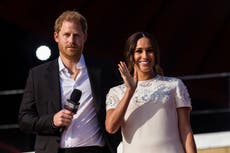 Enrique y Meghan visitan por sorpresa a Isabel II en Windsor