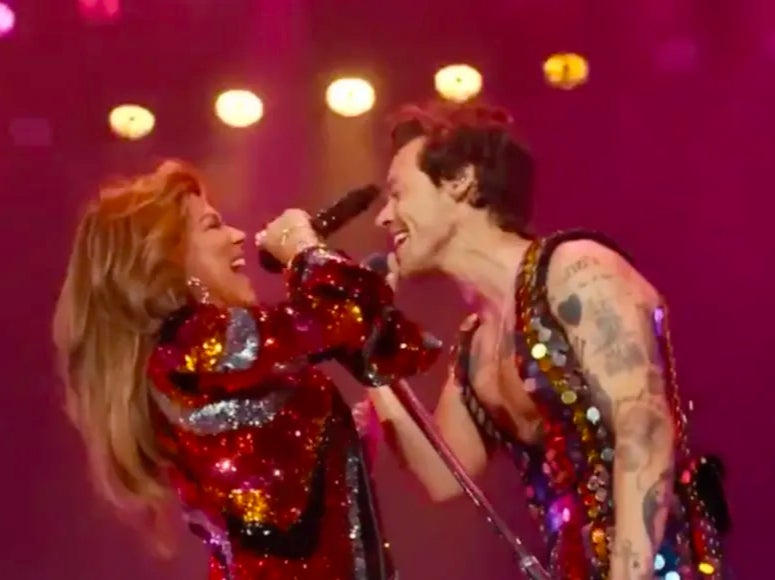 Shania Twain encabeza los elogios a Harry Styles tras su extravagante debut en Coachella