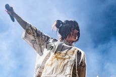 Reseña de Billie Eilish en Coachella 2022: La headliner más joven triunfa al lado de Gorillaz