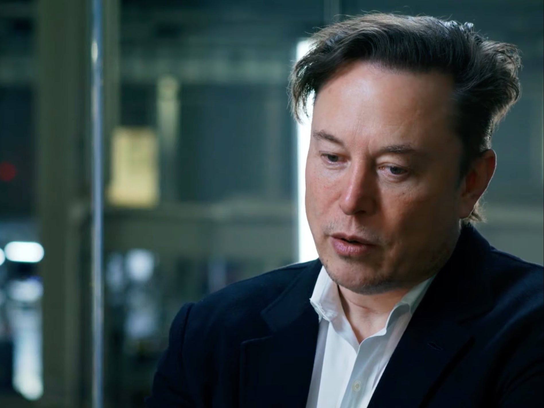 Elon Musk, el hombre más rico del mundo, dice que no tiene hogar y “rota” entre las casas de sus amigos