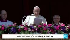 Papa Francisco bendice a más de 50,000 fieles en la celebración de pascua en el Vaticano