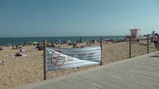 Las playas de Barcelona ya son libres de humo,  multarán a quien fume  