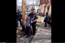 Vídeo muestra a policías de Syracuse deteniendo a niño de 8 años, entre llantos, por robar unas papas