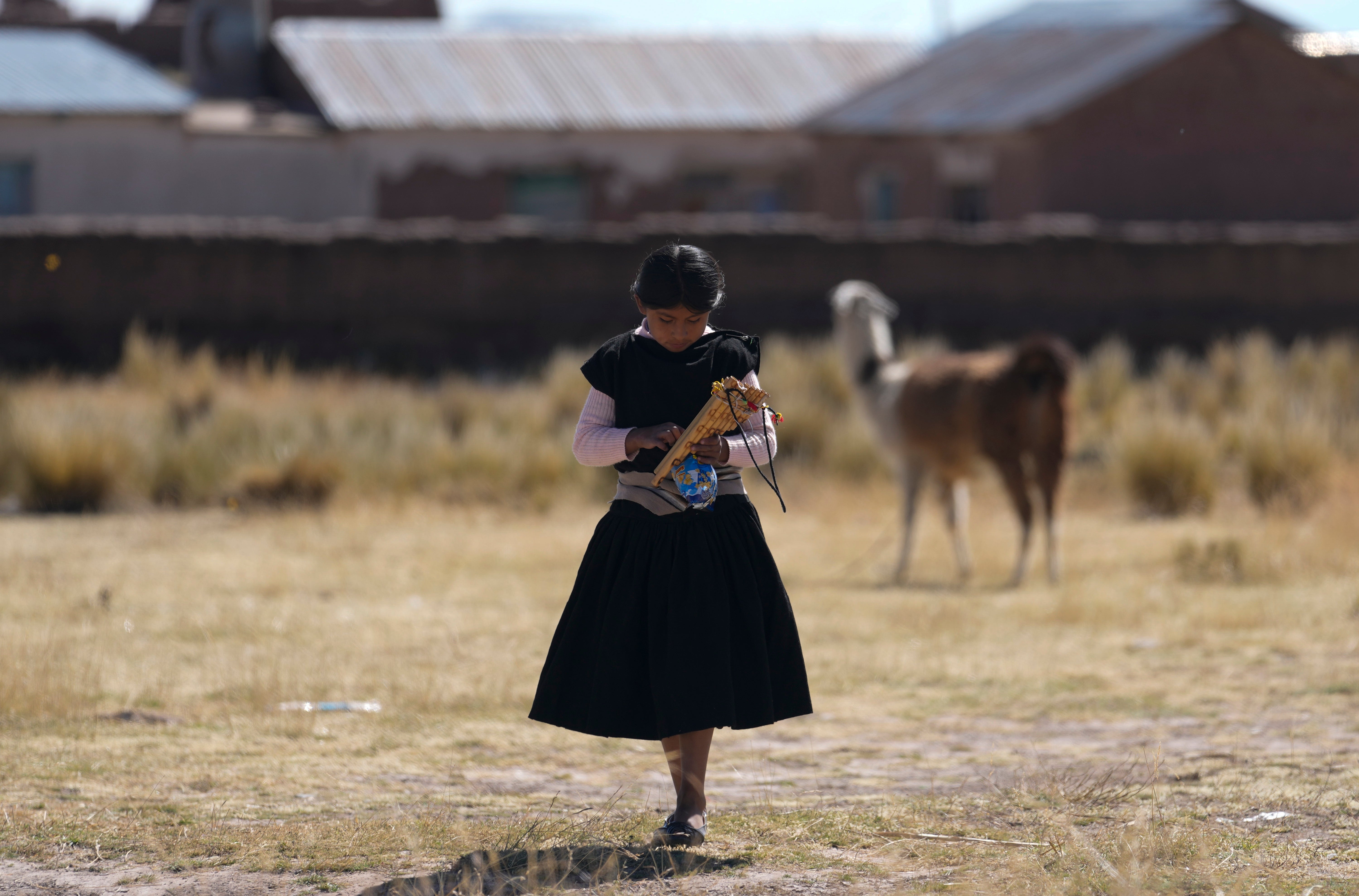 BOLIVIA-INDÍGENAS ROBOT