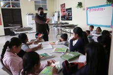 Ofrecen educación a niños migrantes en Ciudad Juárez