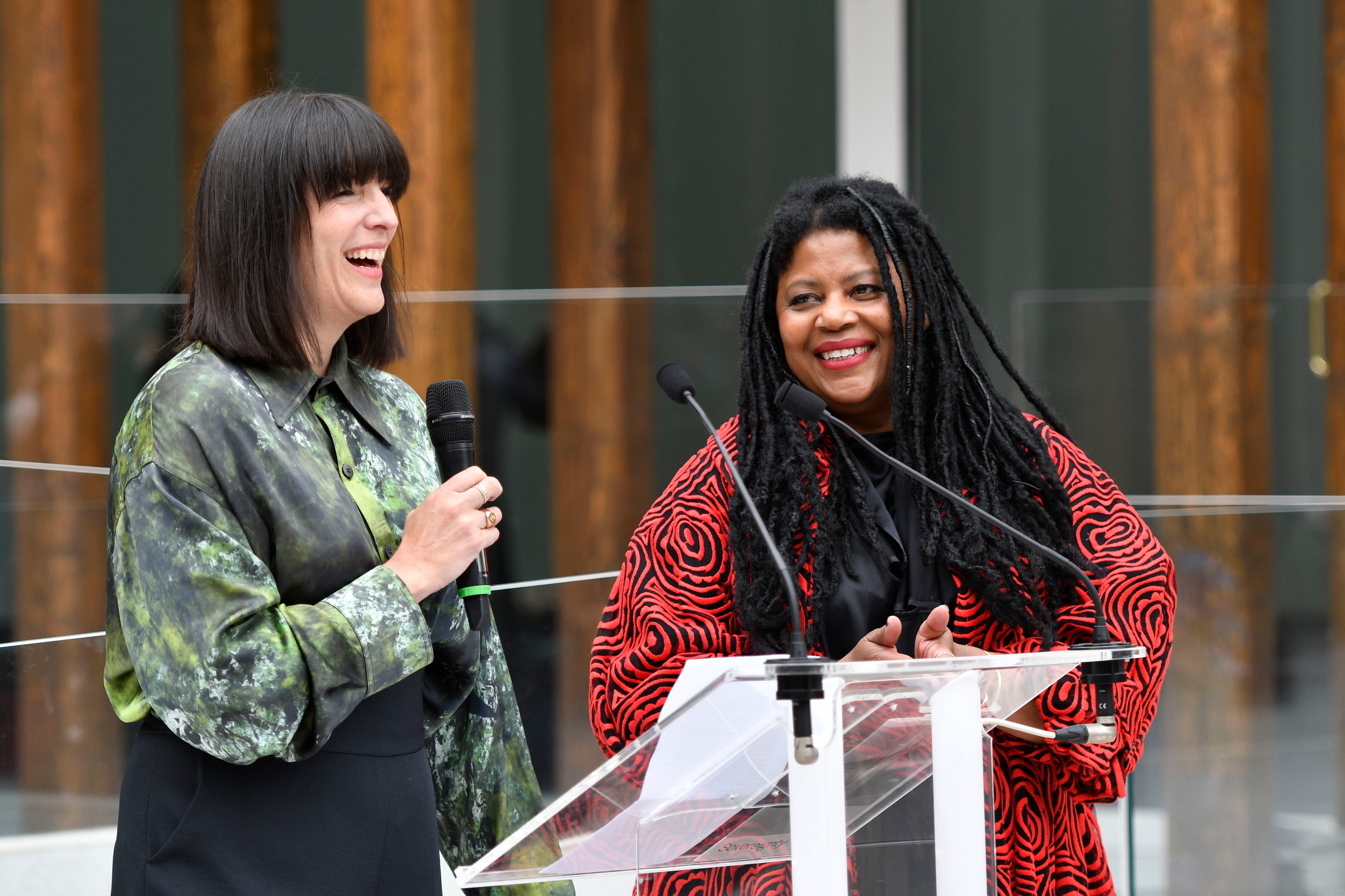 VENECIA-SIMONE LEIGH