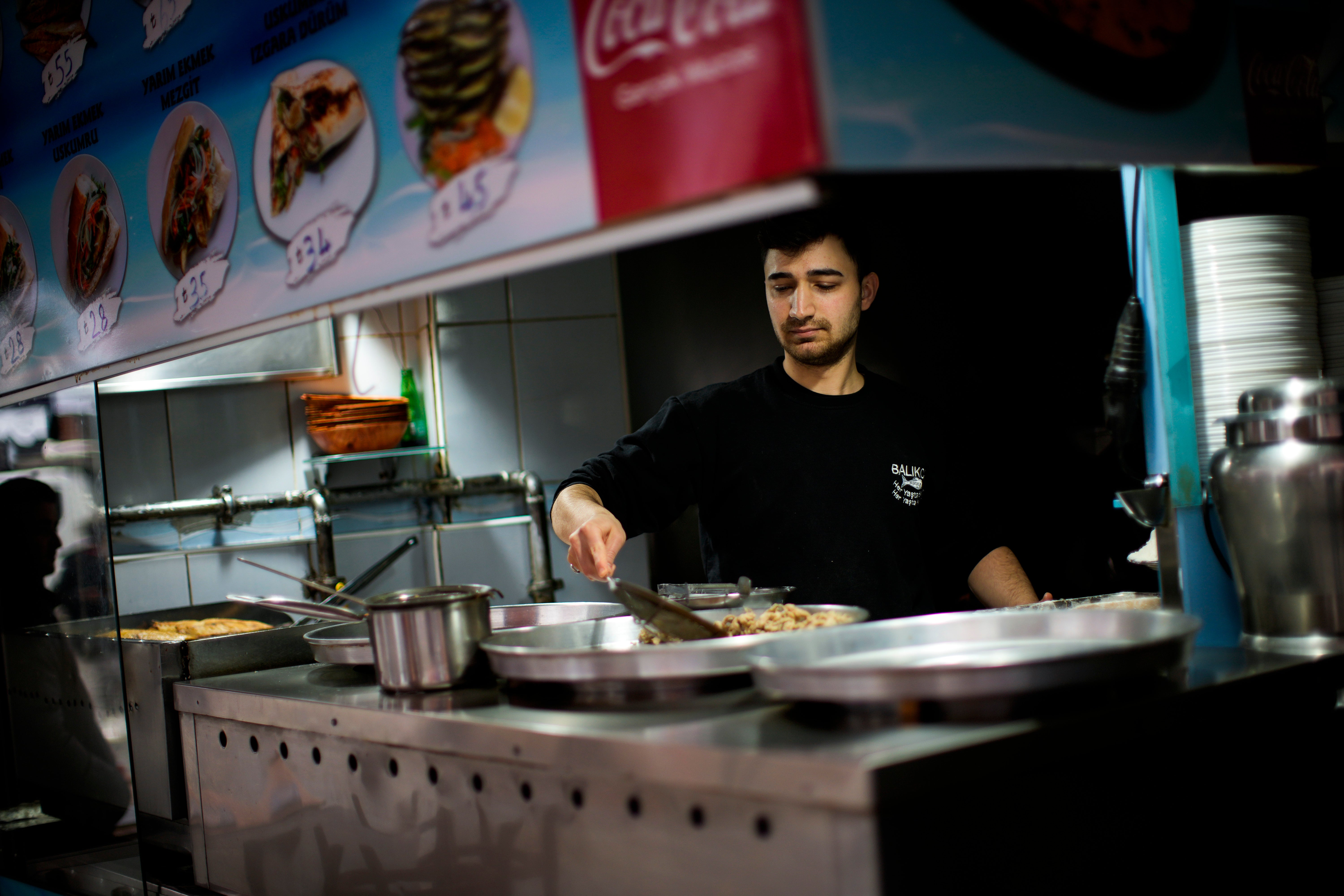 REP-GEN UCRANIA-GUERRA-ACEITE DE COCINA