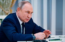 Televisión estatal rusa dice que es más probable que Putin inicie guerra nuclear a aceptar derrota en Ucrania 