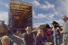 Videos muestran secuelas de disparo en el set de Baldwin