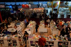 Feria libro de Buenos Aires reabre tras dos años de pandemia