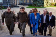 Zelensky agradece a Pelosi por aprobar paquete de ayuda a Ucrania