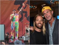 Los Red Hot Chili Peppers rinden homenaje a Taylor Hawkins en un festival ante la mirada de Dave Grohl