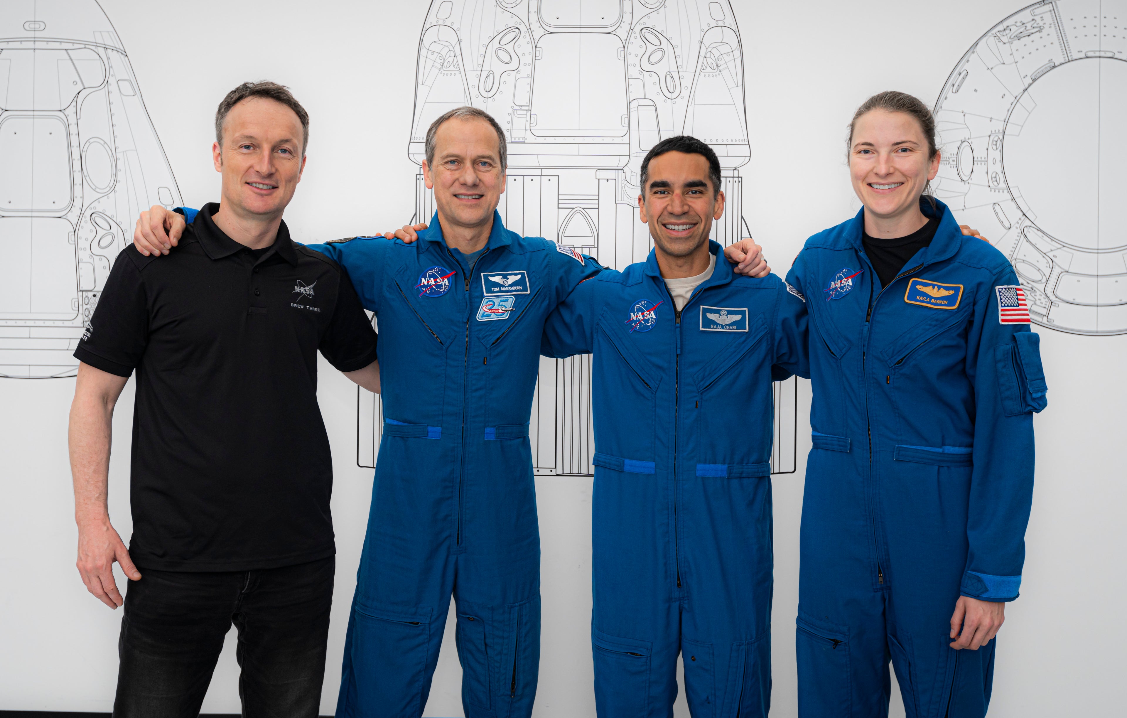 Los miembros de la misión Crew-3 de la Nasa (el astronauta de la Esa Matthias Maurer, y los astronautas de la Nasa Raja Chari, Tom Marshburn y Kayla Barron) antes de abandonar la Tierra en 2021