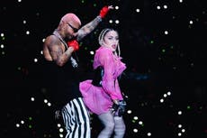 Maluma regresa a su natal Medellín acompañado de Madonna y Grupo Firme