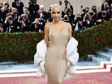 Met Gala: Kim Kardashian usa vestido de Marilyn Monroe antes de cambiarse a una réplica
