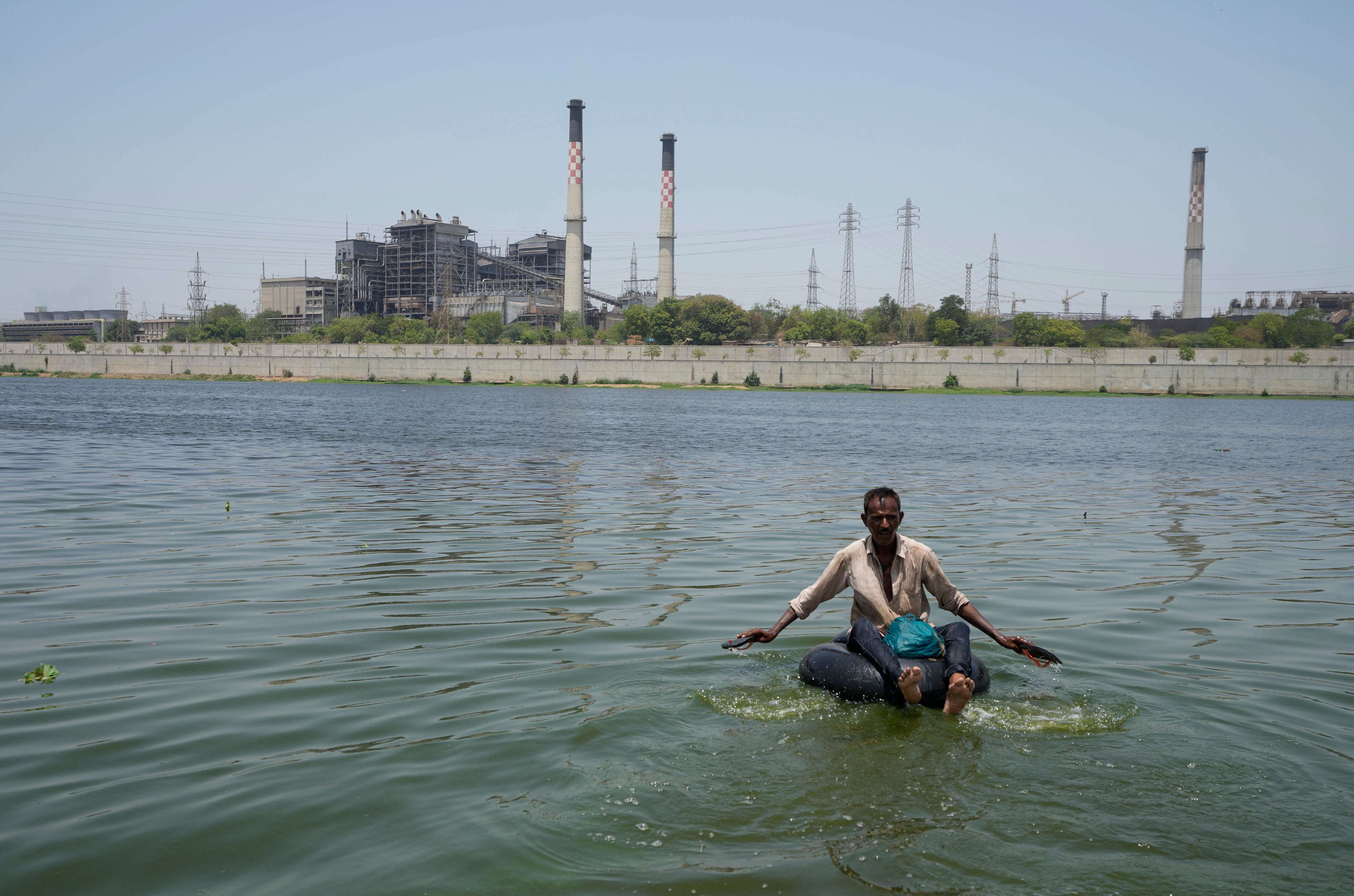 En abril de 2022, India fue testigo de una aguda escasez de energía debido a la falta de disponibilidad de carbón, con más de 100 millones de unidades de escasez de energía en ocho días del mes