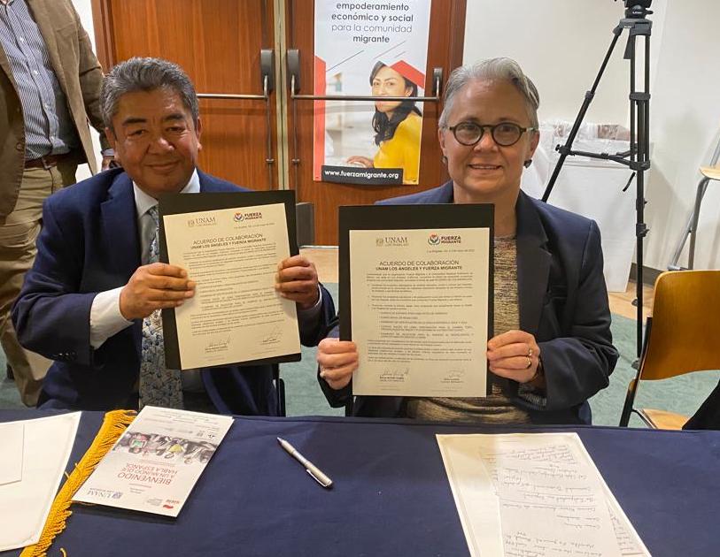 Fuerza Migrante firma acuerdo educativo con la UNAM de L.A. para el avance de los latinos