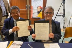 Fuerza Migrante firma acuerdo educativo con la UNAM de L.A. para el avance de los latinos