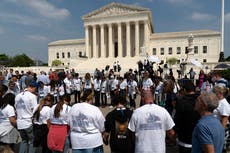 Gobernadora de Nuevo México jura proteger servicio de aborto