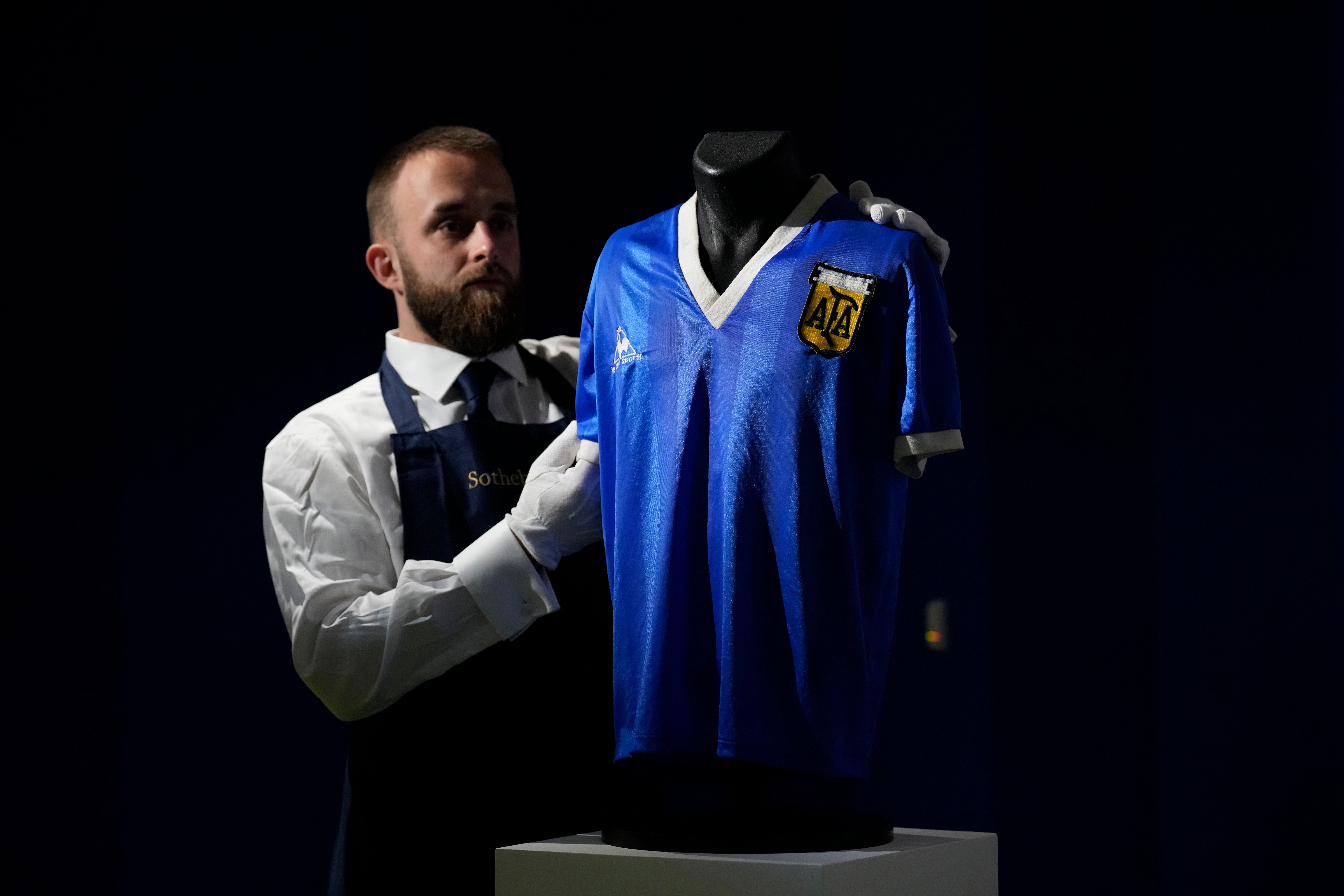 Camiseta de Maradona en México 1986 bate récord en subasta