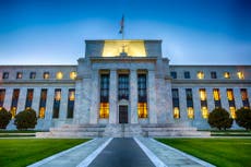 La Reserva Federal sube tasas de interés medio punto para combatir la inflación