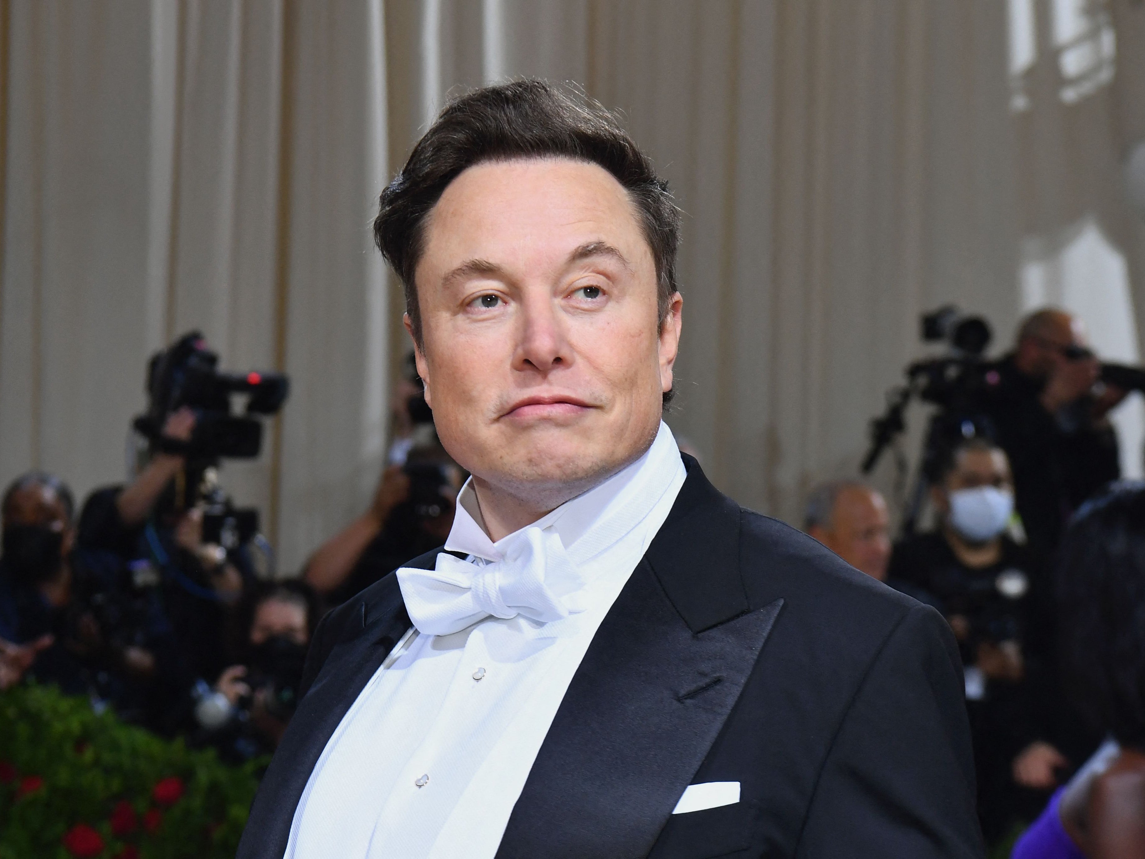 Elon Musk, jefe de Tesla, se ha comprometido a apoyar la libertad de expresión y a “derrotar a los ‘bots’ de ‘spam’” tras la adquisición de Twitter