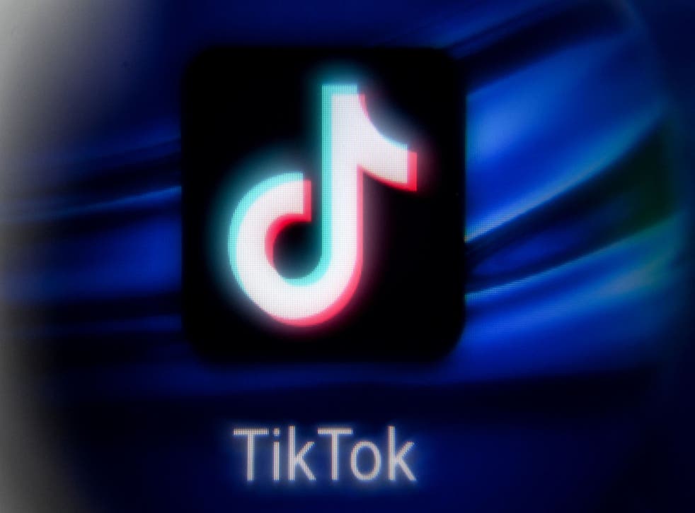 <p>Un nuevo estudio identificó algunos de los comportamientos de la “adicción a TikTok”, cuando los usuarios desarrollan una dependencia de la aplicación de vídeos virales</p>