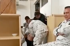VIDEO: Soldados mexicanos bajan el pantalón de compañero y golpean sus glúteos