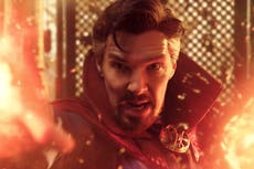 Reseña: "Doctor Strange 2" es rara, aterradora y complicada