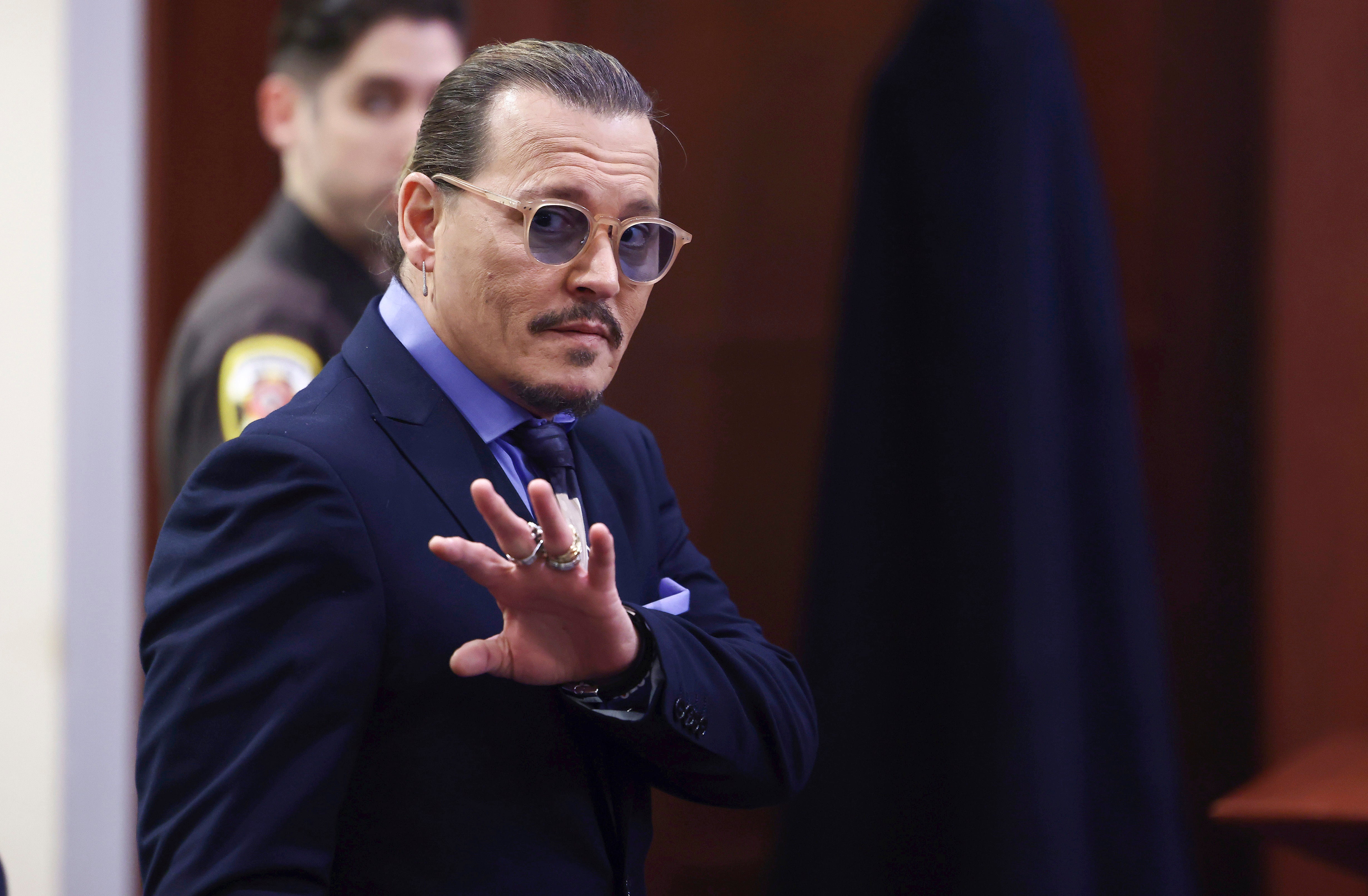 Depp está demandado por difamación a la estrella de Aquaman por un artículo que escribió en 2018 para The Washington Post