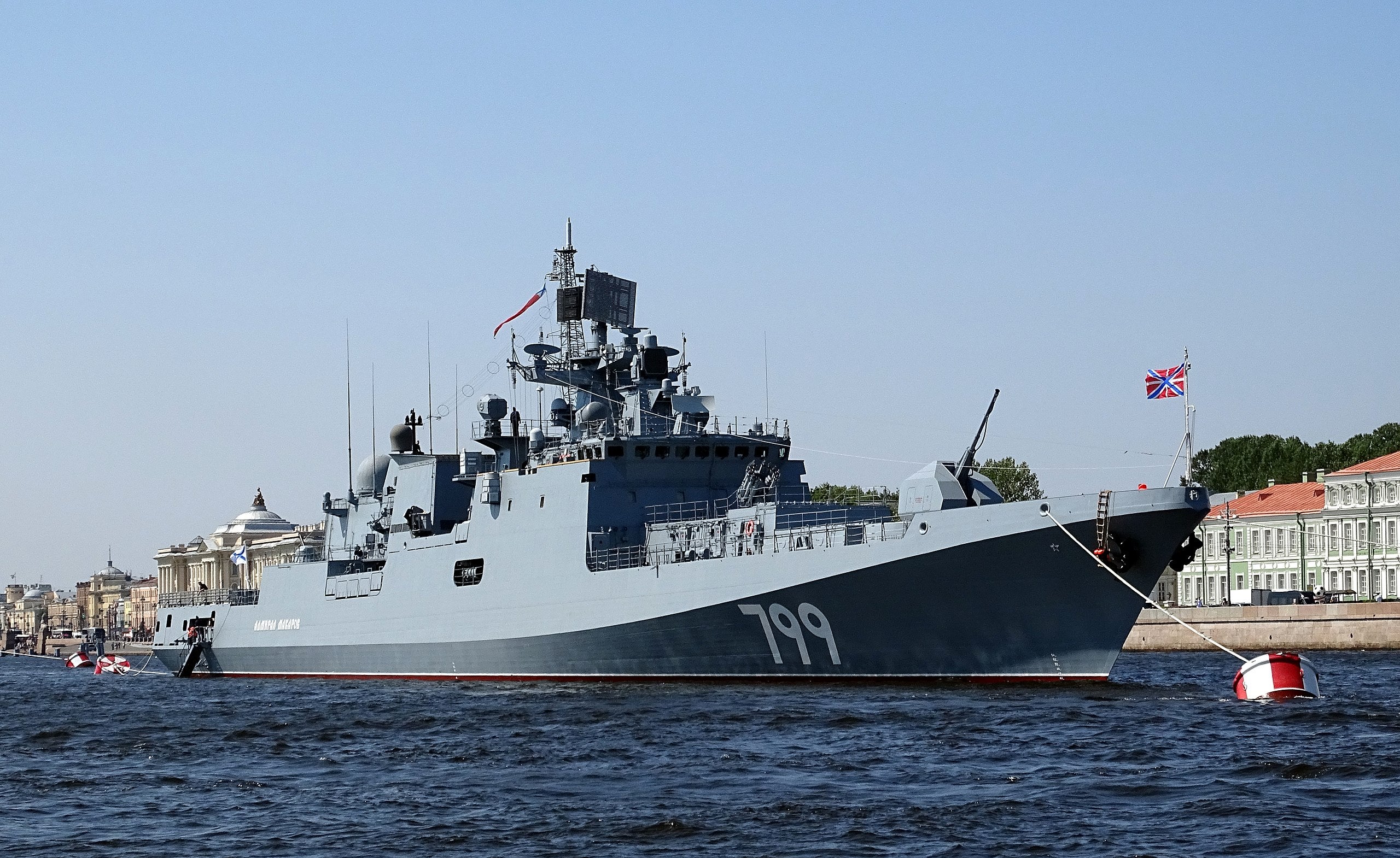 ‘Admiral Makarov’ en un puerto en 2018
