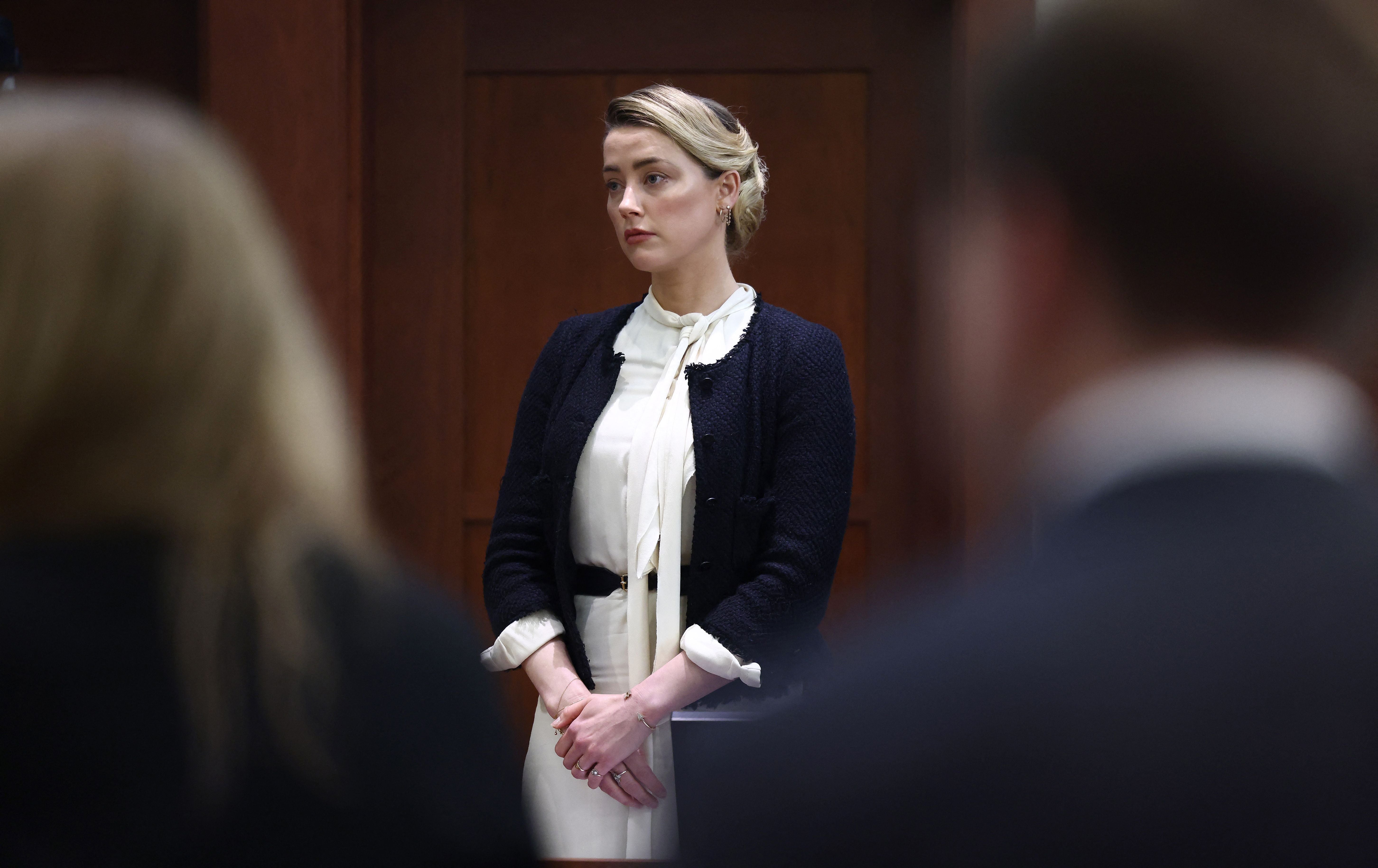Amber Heard en la sala del tribunal en Virginia