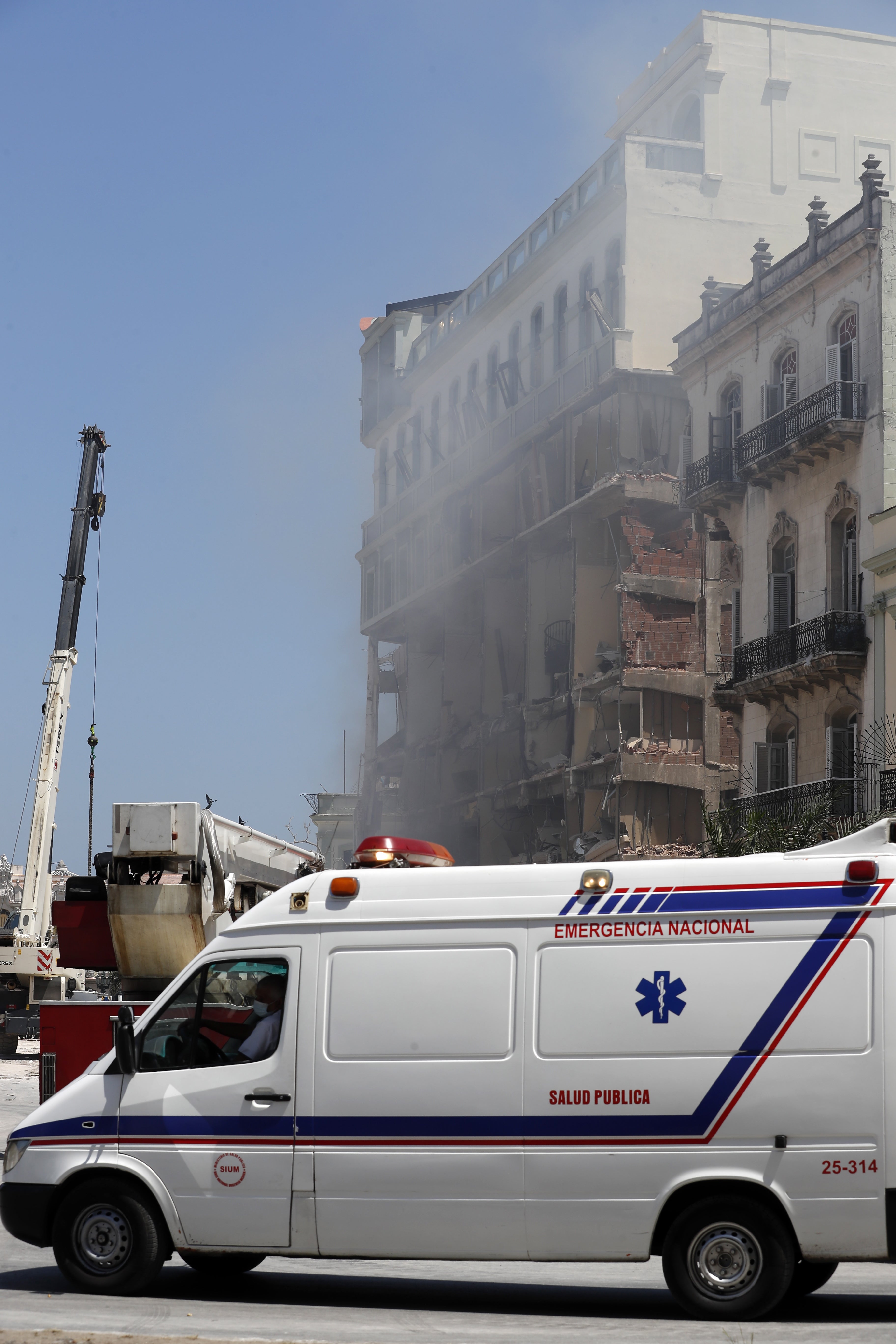 Vista de la fachada del Hotel Saratoga en La Habana, Cuba, el 6 de mayo de 2022, donde se registró una explosión