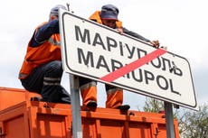 Separatistas cambian señales de tráfico de Mariúpol a ruso antes del desfile del Día de la Victoria