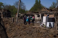 Evacuan a los últimos niños y mujeres de acería ucraniana